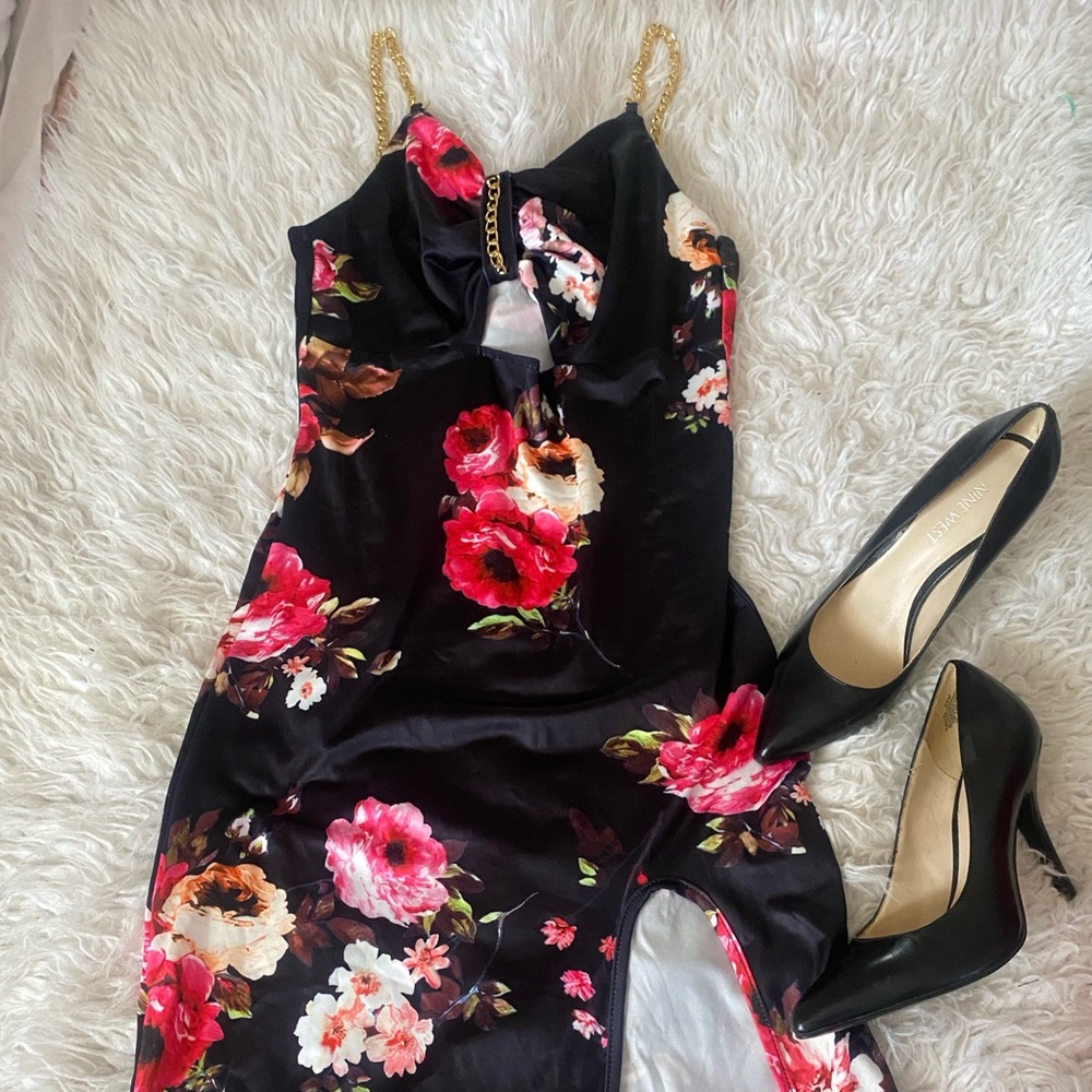 BLACK FLORAL DRESS